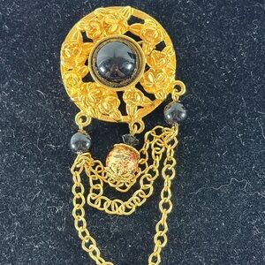 Elegant Vintage LCI “Liz Claiborne” Gold-Tone Brooch